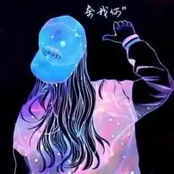 最近网上火了小心机情侣头像
