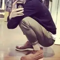 两个人牵手的动漫图片黑白微信头像图片大全
