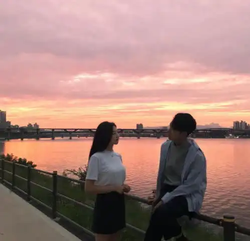 那些网恋成功的情侣,都是怎么认识的85都是第一种
