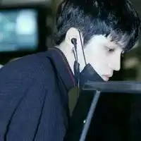 玩手机的,打电话的,男生微信头像低调成熟大气
