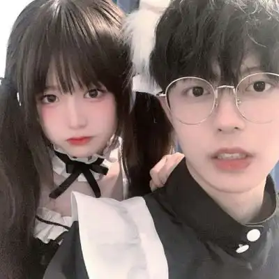 ins小众一对两张情头你是声色张情侣头像我要个性网
