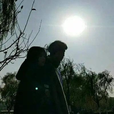 情侣头像拿了图不关注的都是小混qq情侣头像我要个性网
