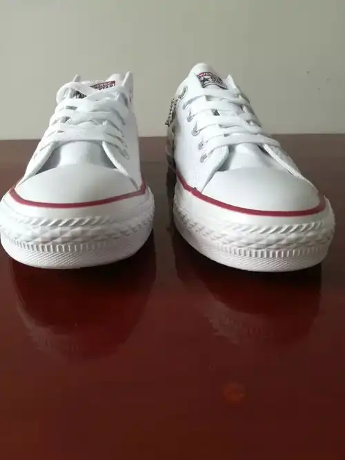 错过不再有必入两双匡为正棕公司订单黑白两色永恒的经典情侣常青款帆布鞋正宗硫化大底

