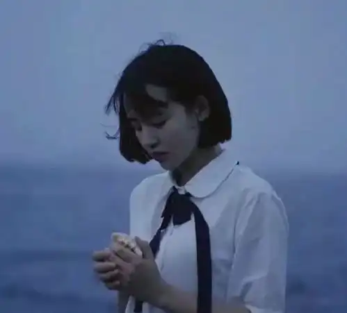 全网最火的不像情侣情头前半生到处流浪,后半生为你煲汤
