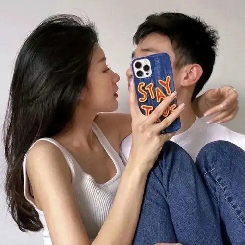 真人情侣头像只是想你了
