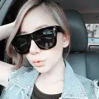 女生短发带墨镜头像微信头像图片大全
