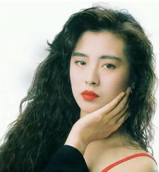 原来明星也经常无效穿衣,穿得很努力,效果却不佳
