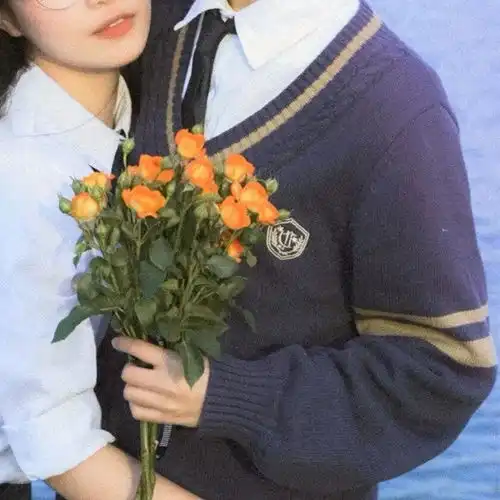 头像总有一场相遇,是互相喜欢
