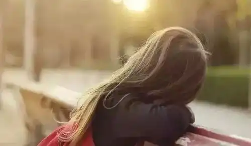伤感唯美的句子说说心情,很心碎
