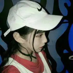 红色系很酷女生头像
