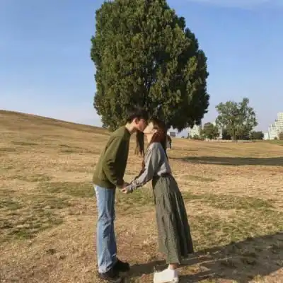 森系情侣头像一左一右绿色文艺森系情侣头像一对

