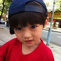 麻子也能放光彩
