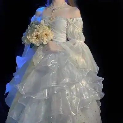 当初只想为她穿上最美婚纱,如今回女生头像我要个性网
