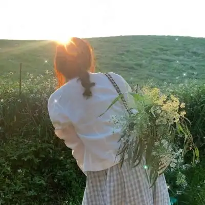 意境女生头像
