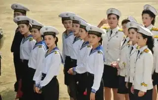 朝鲜女性的时尚装束
