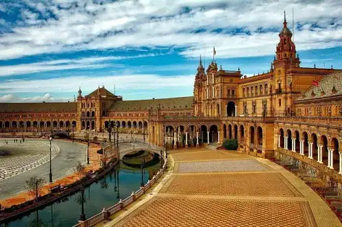 西班牙位居2022年英国人首选旅游目的地之首

