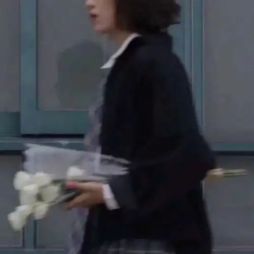 情侣头像相逢的人会再相逢
