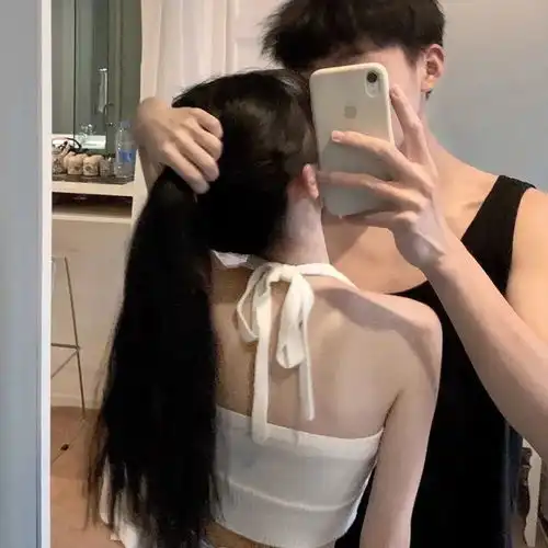 情侣头像,女人的吃醋不怀任何恶意
