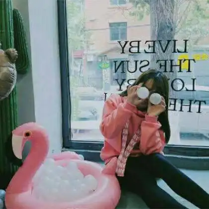 qq头像情侣真人版一男一女分开版,大多数是意境的
