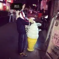 qq情侣头像一男一女伤感情侣一左一右头像哥哥带着我走吧
