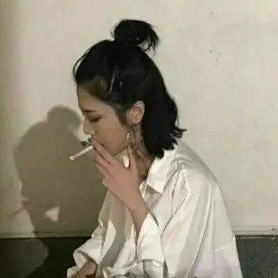 放不下是因为杯子里的水还不够烫qq女生头像我要个性网
