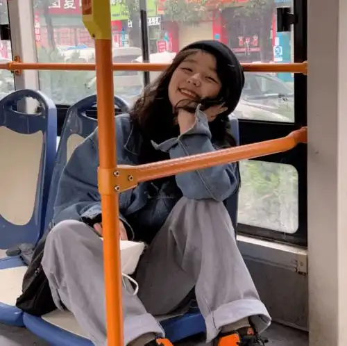 头像东风吹战鼓擂六月更比五月肥
