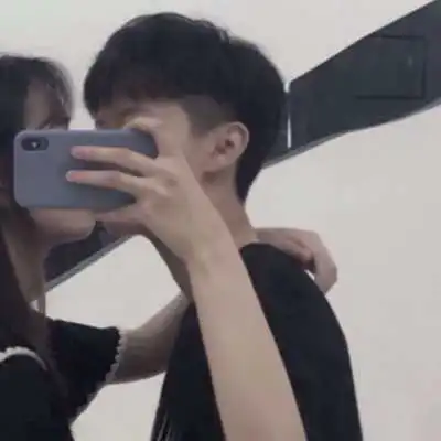一对两张唯美超甜情头头像

