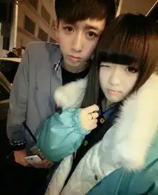他是谁啊他是谁啊
