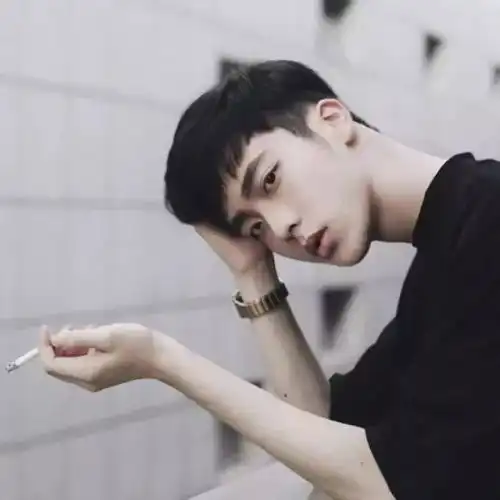 每日头像你永远是我心头的白月光

