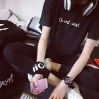 情侣头像一对两张唯美恩爱今日最新细节只能被在乎的人看透

