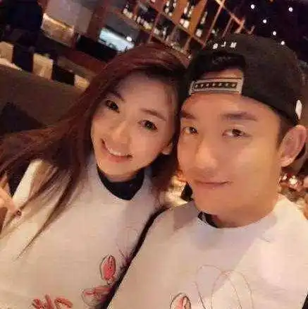 程晓玥晒与吴千语,周扬青闺蜜聚会照,堪称前女友阵营
