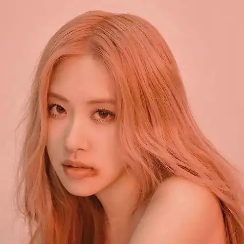 现在谁不爱美强惨天使战损妆红出圈

