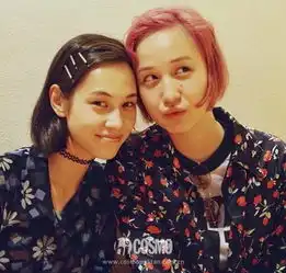互相模仿的年代,这4位日本少女博主只做自己,却比谁都惹人爱
