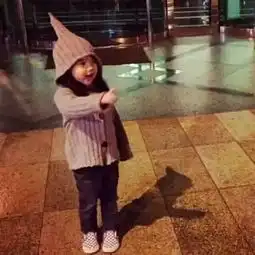 有这个头像的情侣头像吗另外一张是个小女孩
