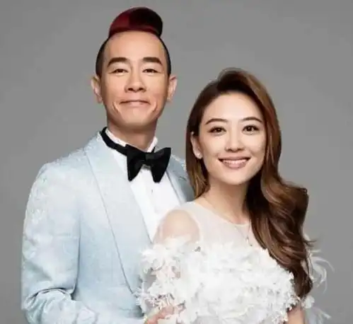 出道18年无绯闻,嫁大16岁巨星丈夫,今夫妻同框却像同龄人
