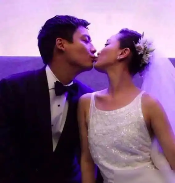 周迅离婚震惊各界高圣远回应以为大家早已知情,没财产问题

