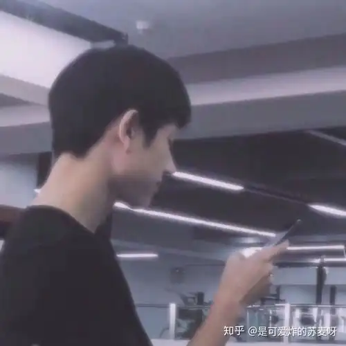求那种霸道老公和小娇妻的感觉的情头
