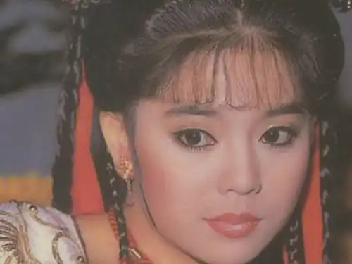 她凭包青天成红人,与丈夫离婚后复婚没啥,过度宠溺儿子令人无语
