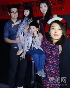 曹格老婆吴速玲整容前后照曝光大饼脸塌鼻子单眼皮丑到爆
