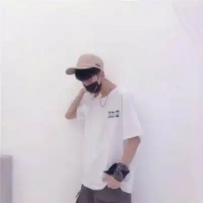 微信情侣头像一对两张分开,贴着我的脸爱到一零一
