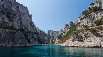 徜徉碧海蓝天盘点全球20座绝美崖边海滩
