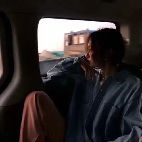 一组文艺女生头像
