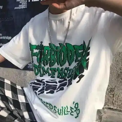 头像丨这个世界不可能大家都喜欢我天空

