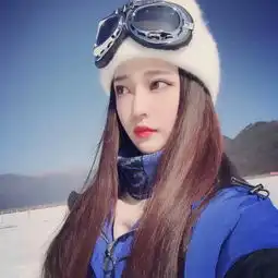 美颜情侣自拍照
