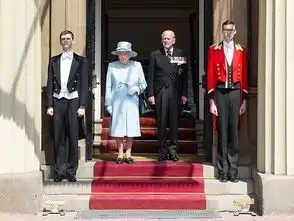 英国女王91岁生日官方庆典举行,呼吁国民哀伤中团结图
