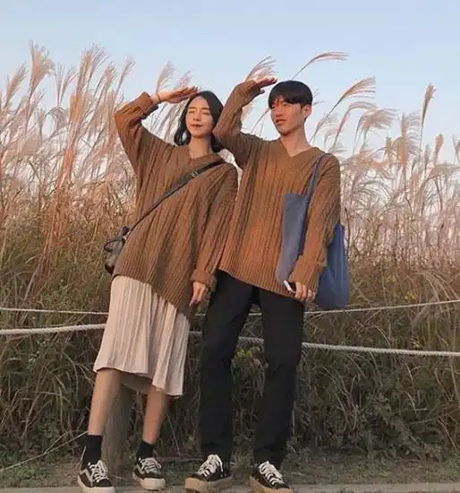 情人节完美穿搭范本,只服这些ins上的情侣博主
