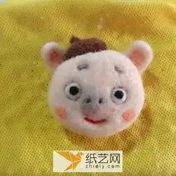 猪年手工制作羊毛毡小猪玩偶教程猪年的新年礼物一定要有小猪哟
