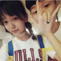 情侣头像眼神调情
