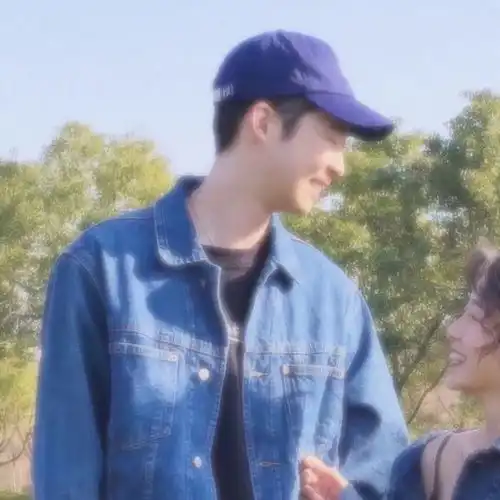 情侣头像丨你很值得,所以只想和你互换温柔左室
