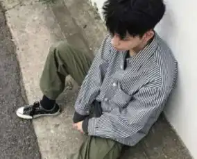 男生霸气说说冷血伤感大全2018人生本来就是一场戏演完就得死
